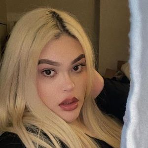 Meet your Posher, Alejandra